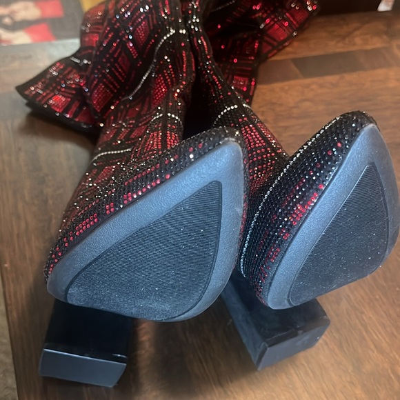 Red and black knee high boot! - Picture 2 of 4
